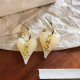 Lianfudai New retro pointed three-dimensional peach heart letter earrings trendy Maillard color earrings for women