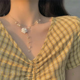 Lianfudai 2024 New Fashion Trend Unique Design Elegant Delicate Sweet Pearl Camellia Necklace For Women Jewelry Wedding Party Premium Gift