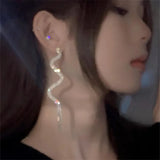 Lianfudai New Fashion Trend Unique Design Elegant Delicate Snake Shape Zircon Tassel Stud Earrings Women Jewelry Party Gifts Wholesale