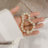 Lianfudai Korean Retro Imitated Pearl Round Beaded Daisy Bracelet Irregular Geometric Flower Bracelet for Women Party Accessories